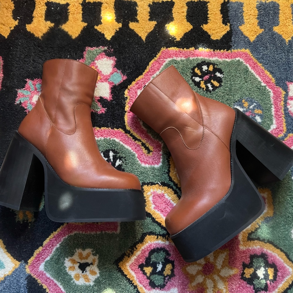 Steve Madden Siene platform boots 7